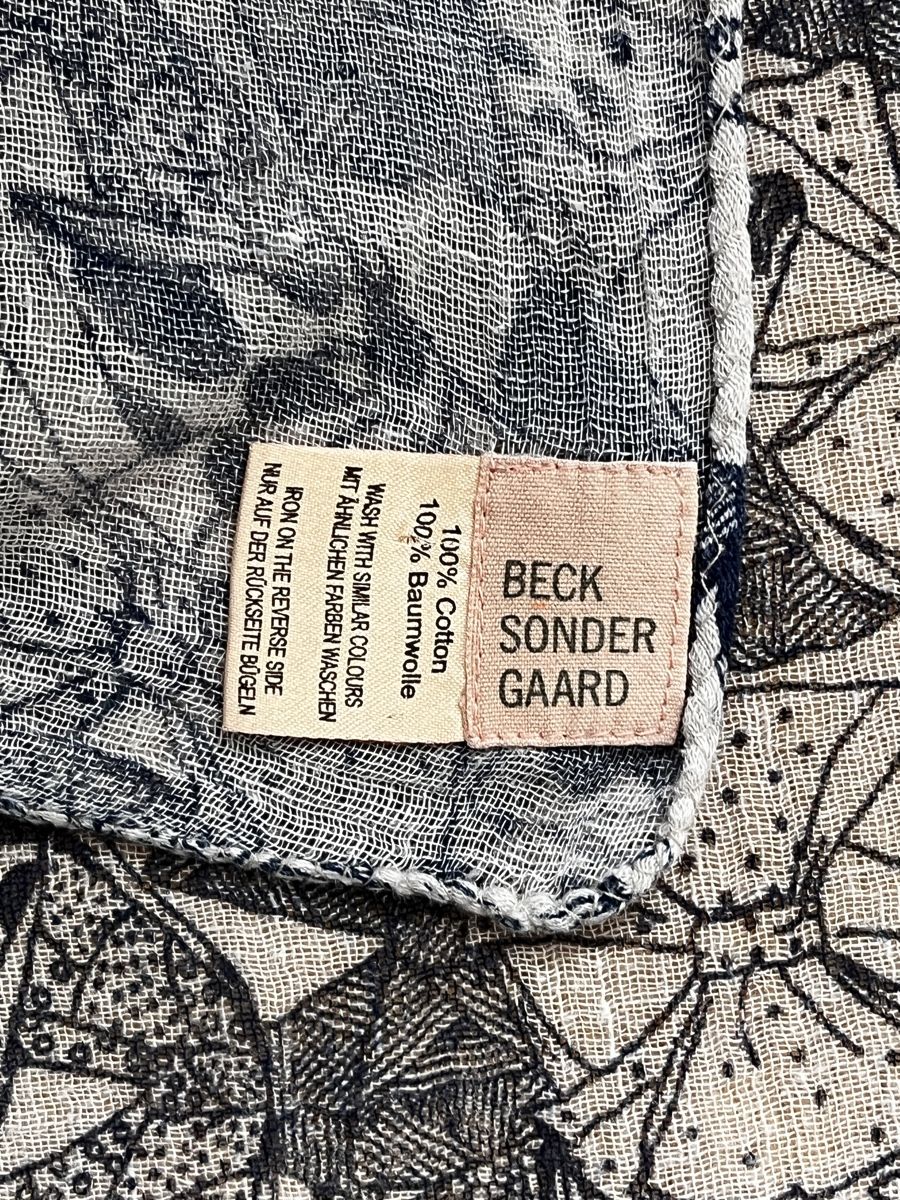 Becksöndergaard Foulard & Sciarpe: Schöner Sommerschal von Becksöndergaard – Usato da Zürich venduto da Kleanthy 1