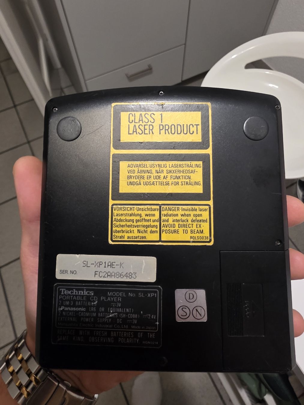 Lettore multimediale portatile: Technics SL-XP1 CD-Player mit Netzteil und Audiokabel – Usato da Root venduto da dam_k55b 1