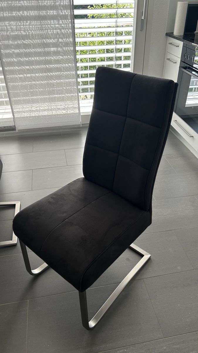 Tischset: Tisch mit stühlen – Gebraucht aus  von  1