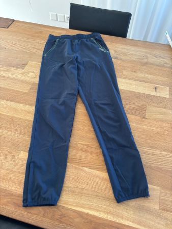 Jako o dunne leichte Trainerhose gr  152 neuwertig