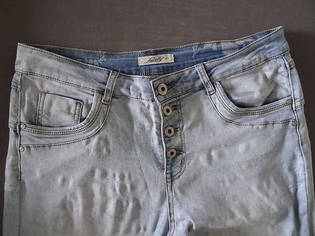 Jeans: Hose Jeans 3/4 lang Gr. L/40-42 – Usato da Bazenheid venduto da Aebi55 1