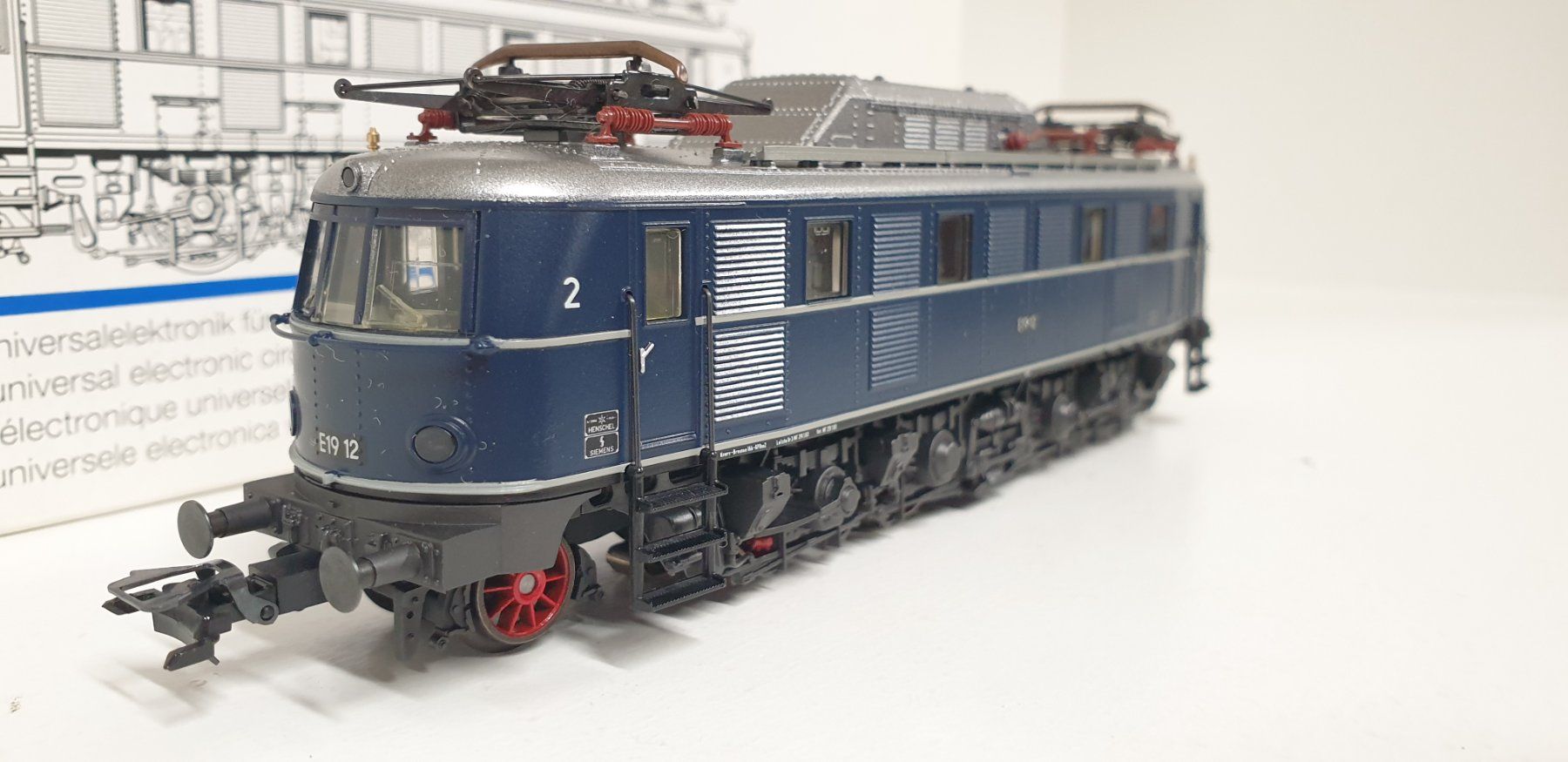 Märklin Modellini di ferrovie: Märklin DB BR E19 Digital/Analog H0/AC  3469 – Nuovo (secondo la descrizione) da Neuenhof venduto da ludovicco 6