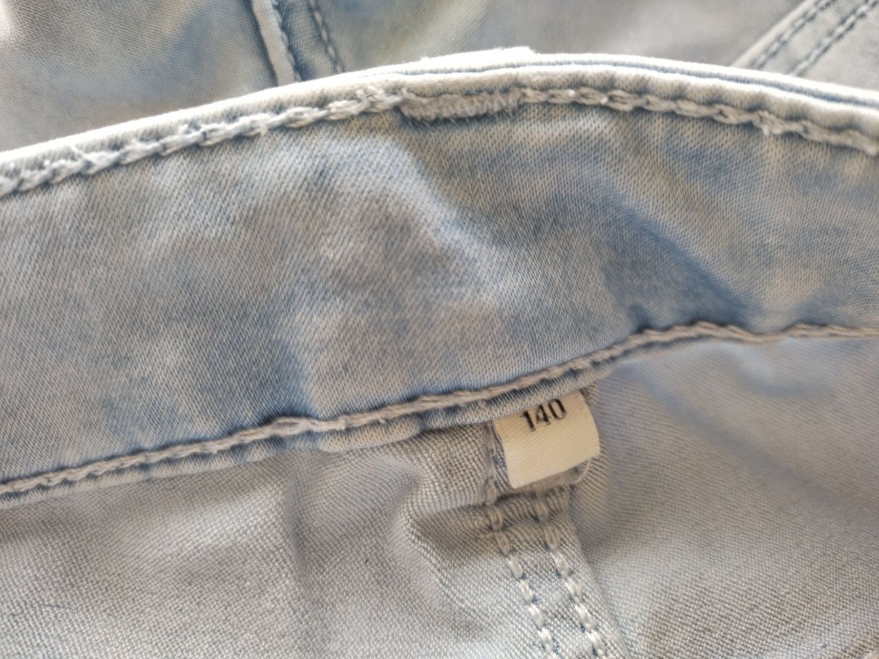 C&A Hosen: Neuwertige Capri-Jeans im hellblauen Farbton von C&A Gr. 140 – Neu (gemäss Beschreibung) aus Densbüren von TutaLarsen 3