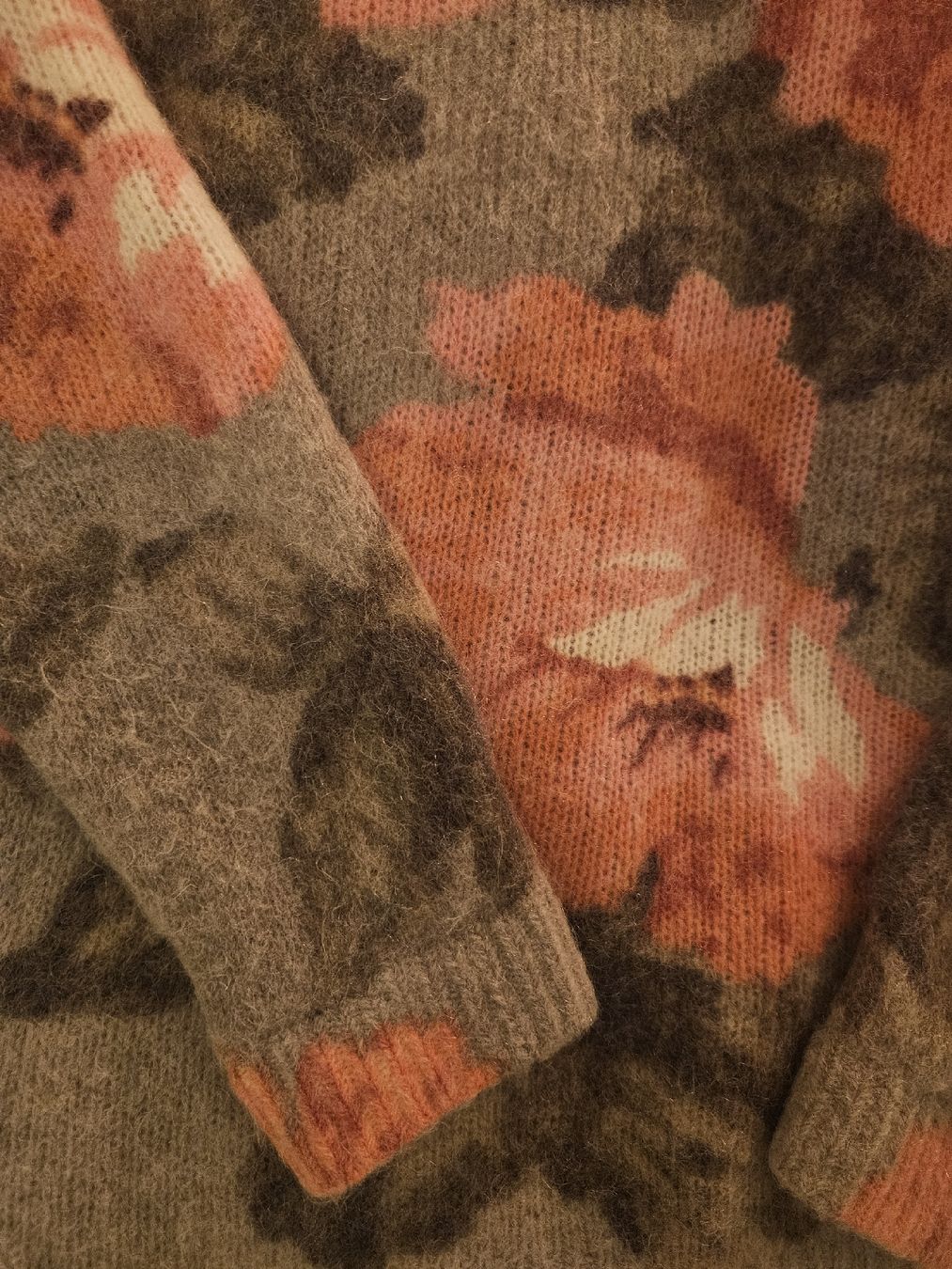 Sezane Maglioni & Felpe: Sezane Pullover mit Blumenmuster, Grösse M – Usato da Basel venduto da lar_7c62 1