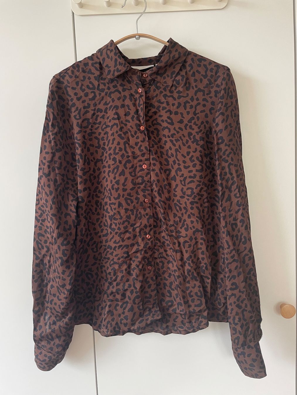 Camicette: Minimum Damen Bluse mit Leo-Muster / Leopard Print – Gr. 34 – Usato da Neukirch an der Thur venduto da bee88