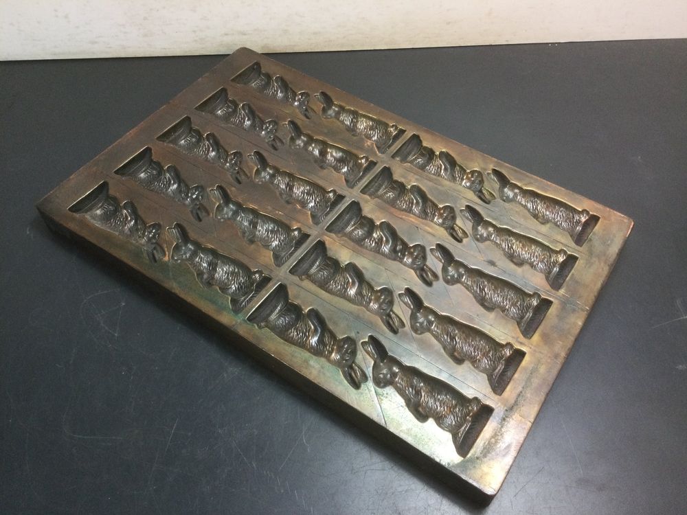 Antike Dekorative Schoggi-Form für kleine Osterhasen (Gebraucht) in ...