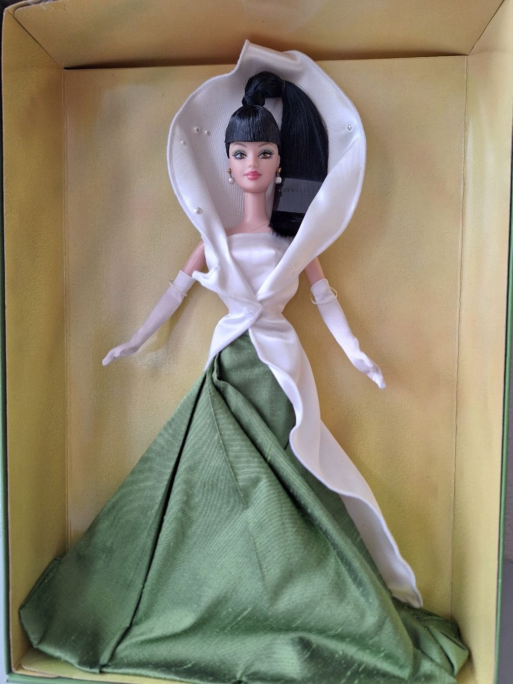 Poupées: Barbie Puppe mit Sertifikat – Neuf avec emballage d'origine à Luzern par ire_rq7s