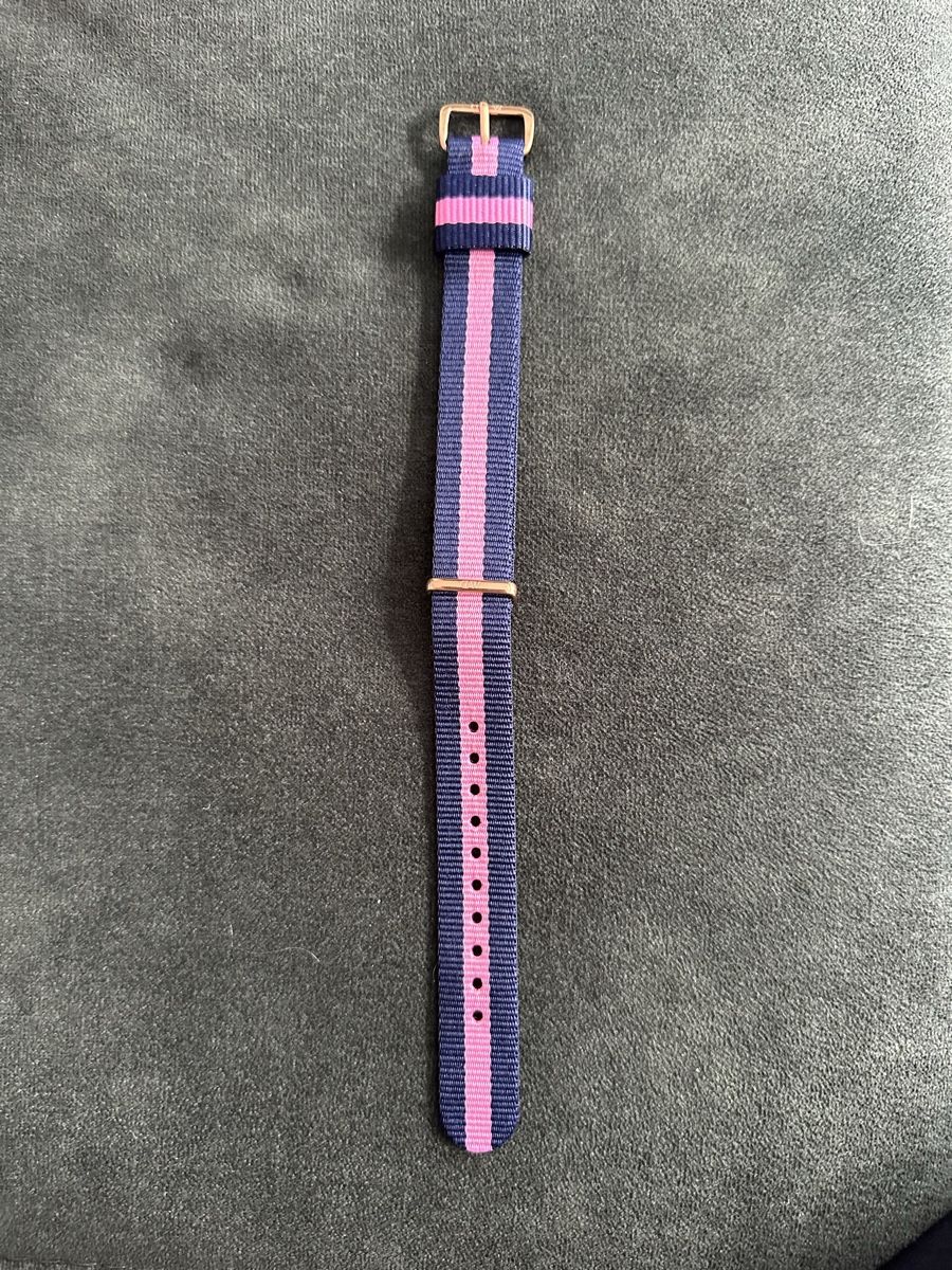 Daniel Wellington Bracciali & Braccialetti: Daniel Wellington Ersatzarmband 18mm breite – Nuovo (secondo la descrizione) da Pfungen venduto da Coco_ch