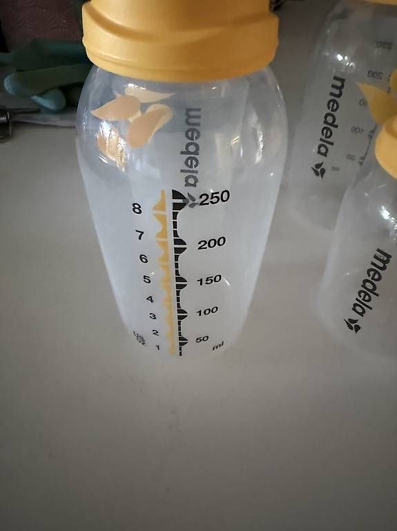 Repas pour bébés: Medela Milchflaschen Set – D'occasion à Zürich par Fabo1988 2
