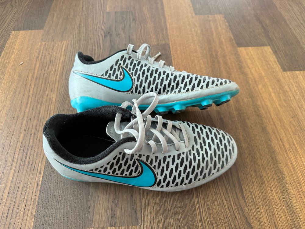 Fussballschuhe 38 2025