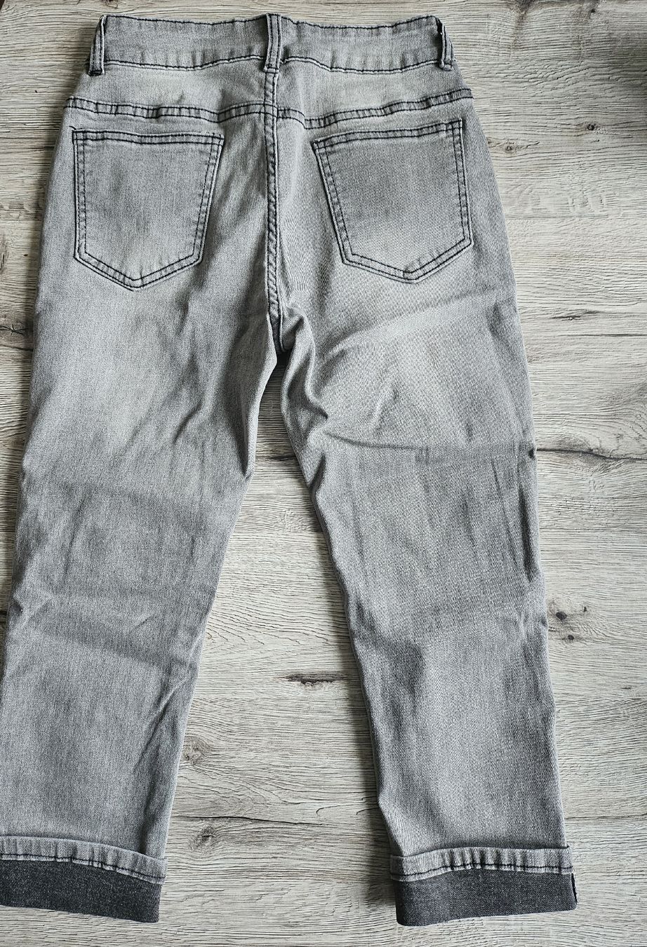 Jeans: Graue Capri- Jeans, Grösse S/36, Neu! – Neu und originalverpackt aus Hunzenschwil von nudget 1