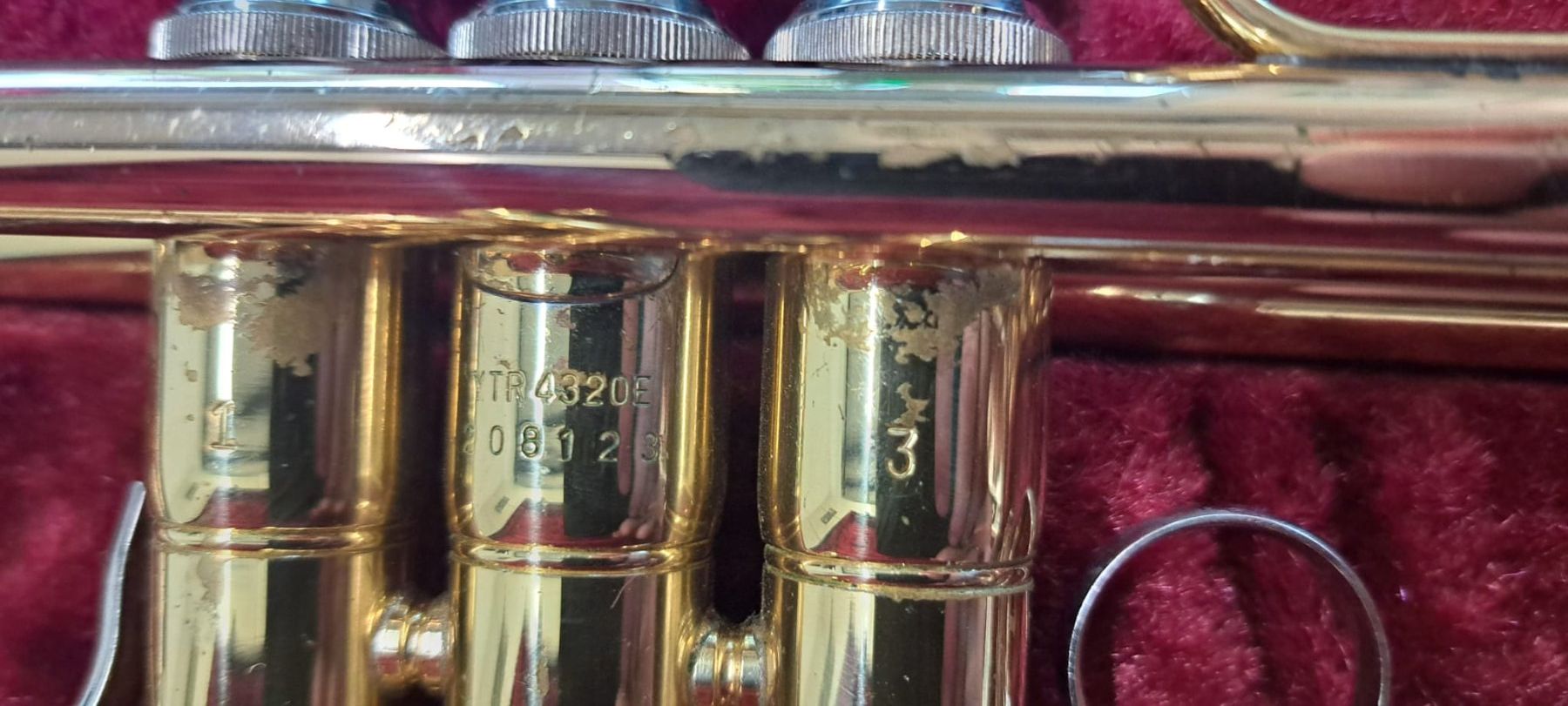 Yamaha Strumenti musicali: trompette Yamaha YTR-4320E avec étui – Usato da La Neuveville venduto da Nida-Baf 1