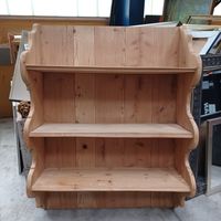 wunderschönes Wellenregal aus Tannenholz zum auffhängen