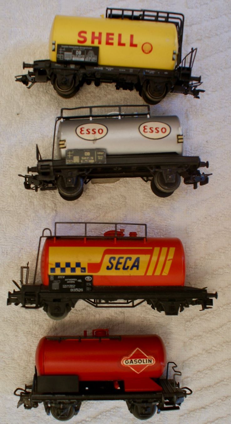 Märklin Modellini di ferrovie: Lot de 4 wagons citerne Marklin – Usato da Morrens VD venduto da alain50