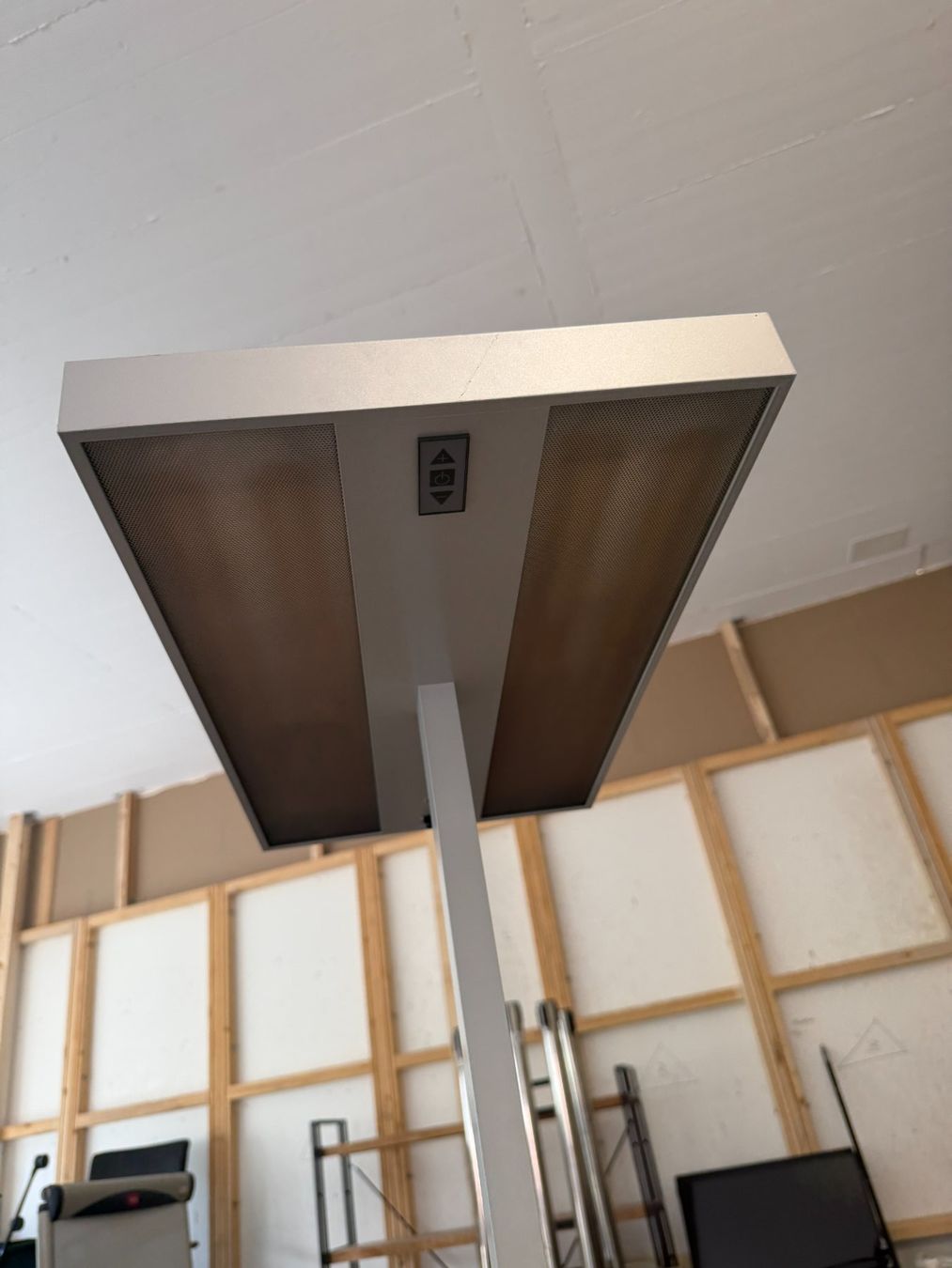 Zumtobel Lampade: Zumtobel Staff Karea Stehleuchte – Usato da Pfäffikon SZ venduto da xevo_Networks 2