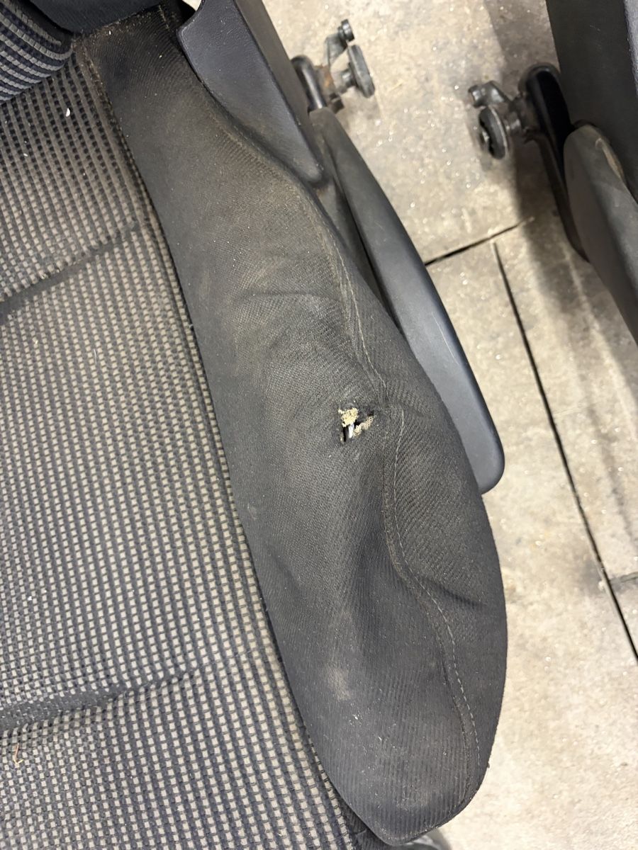 Volkswagen Toutes les pièces auto: Sedili Golf 4 RECARO – Défectueux à Bironico par Sgrazza 5