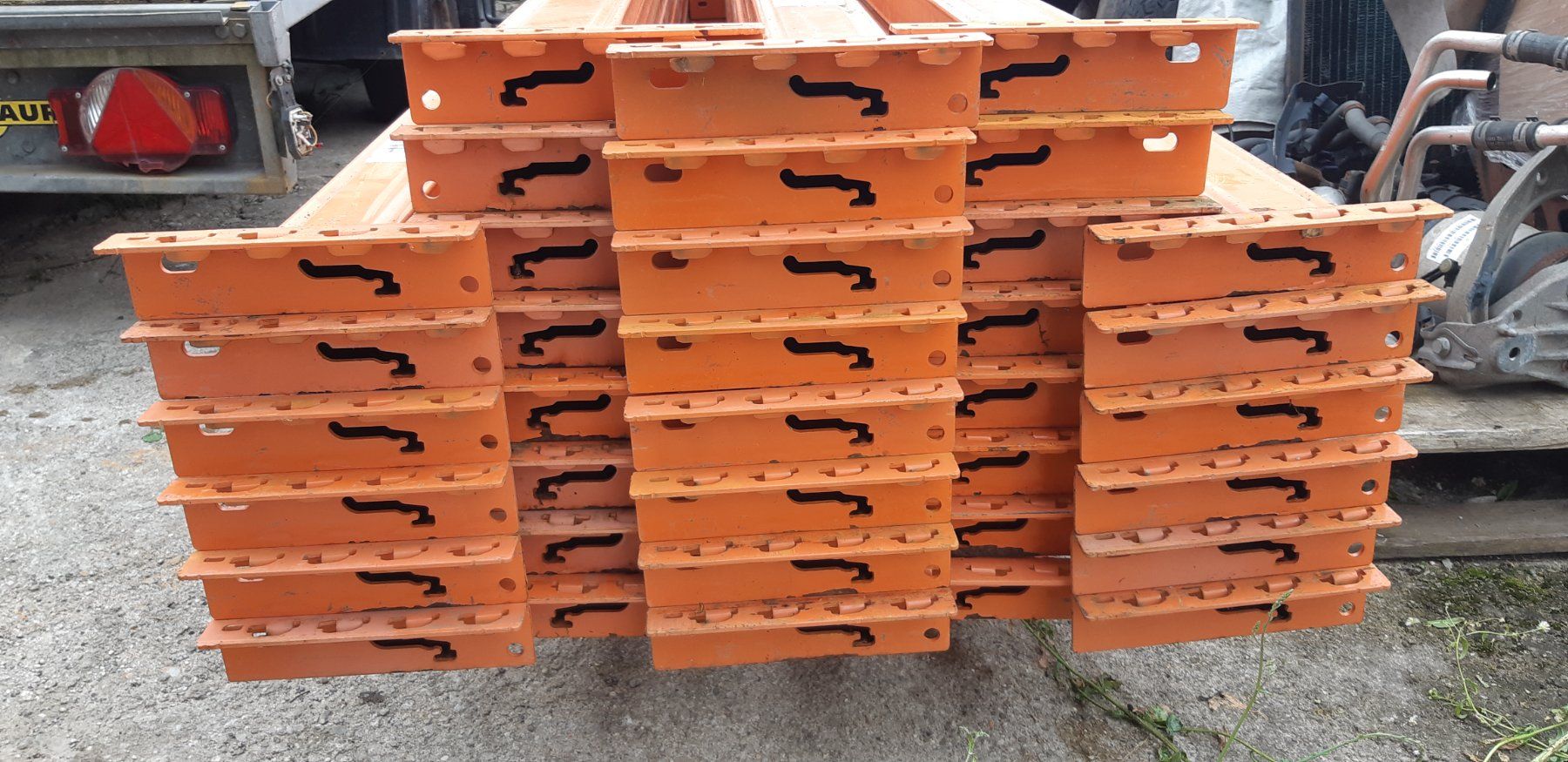 Tralicci: Palettenregal / Palettengestell / Traversen – Usato da Siselen BE venduto da saradiva2015 1