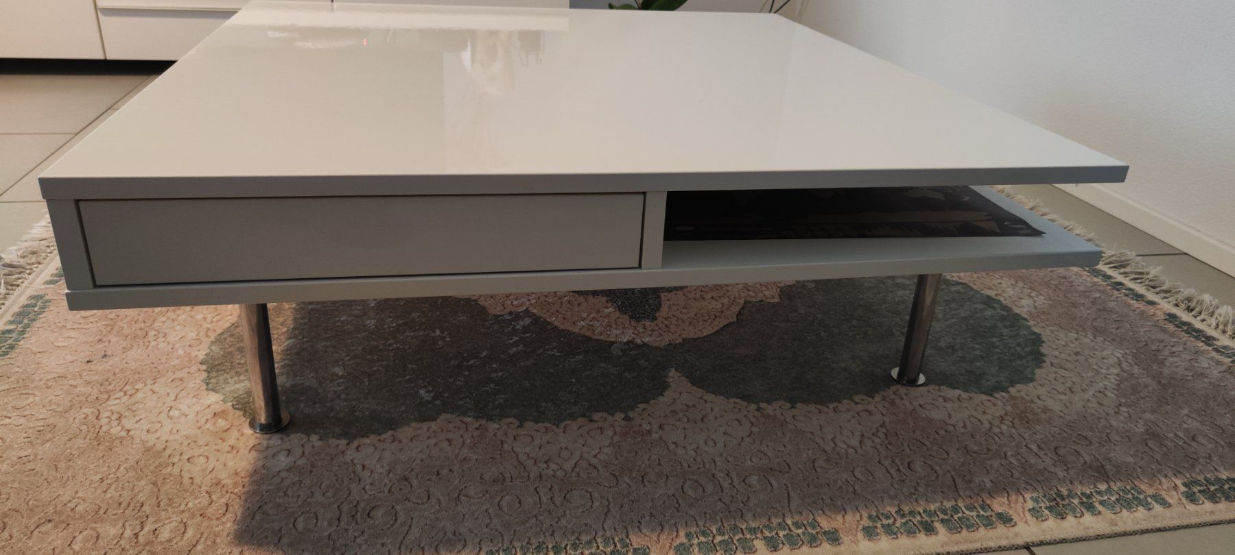 Ikea Tables: IKEA TOFTERYD coffee table white – D'occasion à Zürich par int_gz7k 1