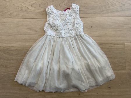 Jolie robe blanche 4-5 ans 110cm baptême mariage fête annive