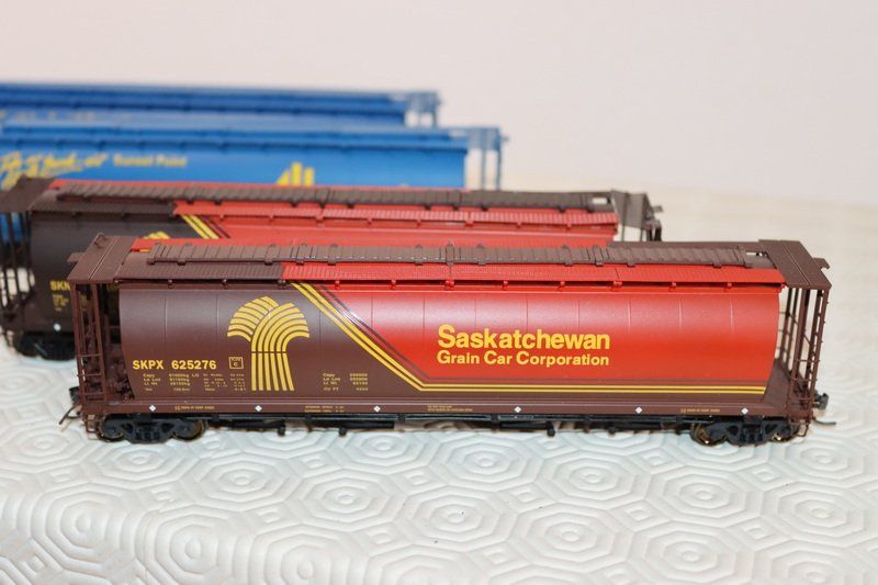 Modelleisenbahnen: 4 US Güterwagen ( 552 ) – Gebraucht aus Kerzers von Winu64 1