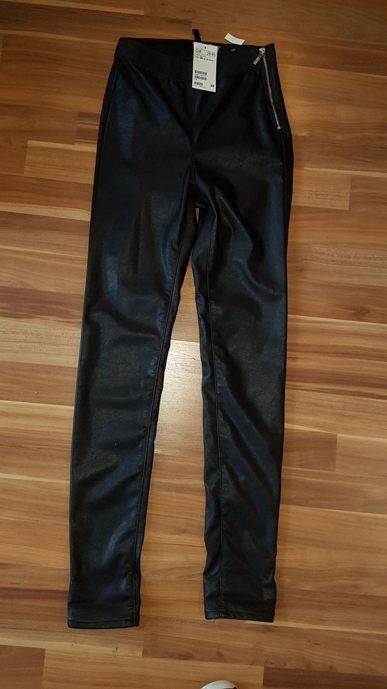 H&M Pantaloni: Kunstlederhose/Leggings Divided gr 34 L9 – Nuovo (secondo la descrizione) da Schwarzenburg venduto da Flamingo07