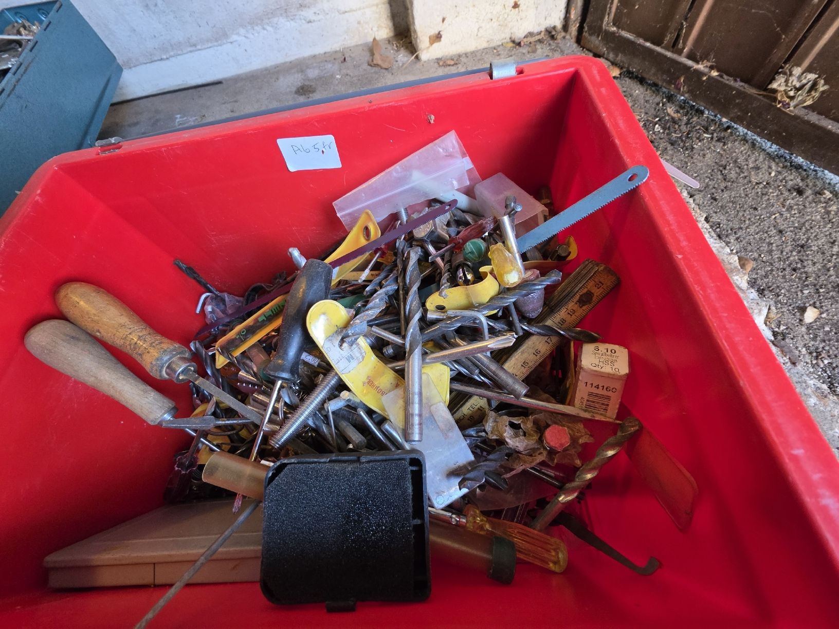 Alle Werkzeuge: Werkzeugkiste, diverse Bohrern – Gebraucht aus Zürich von Onebox 2