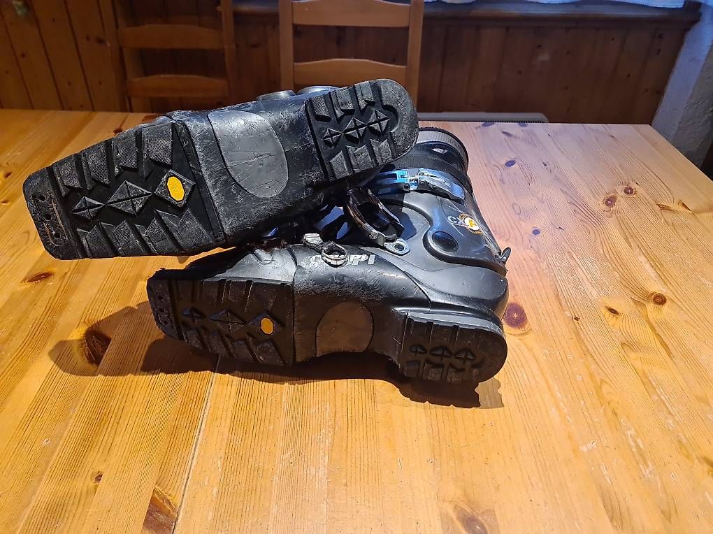 Herrenschuhe: Chaussures de télémark, pointure 44 – Gebraucht aus Châtel-St-Denis von max_fri 2