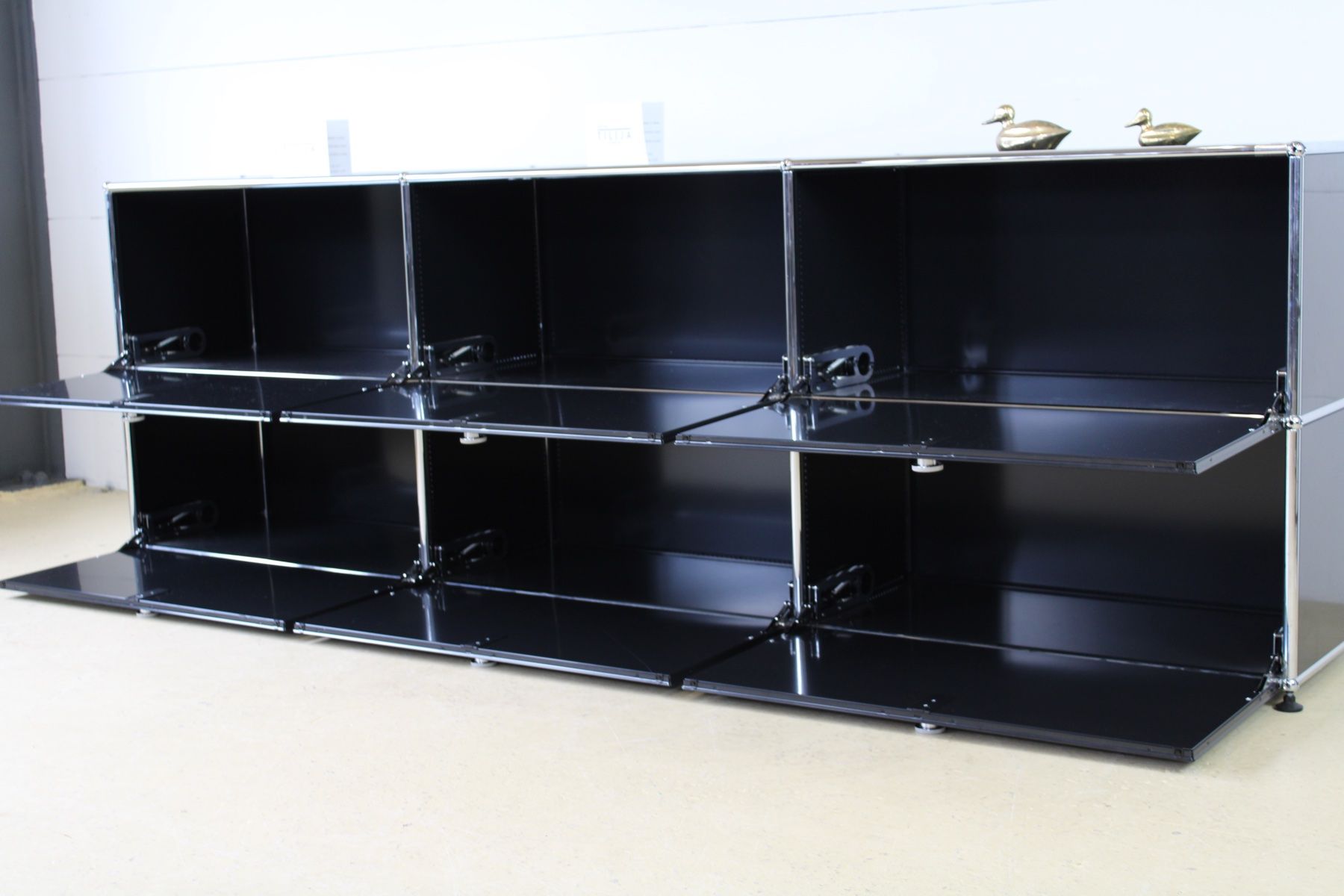 USM Cassettiere: USM Sideboard in Schwarz – Usato da Meinisberg venduto da atelier_TILIJA 1