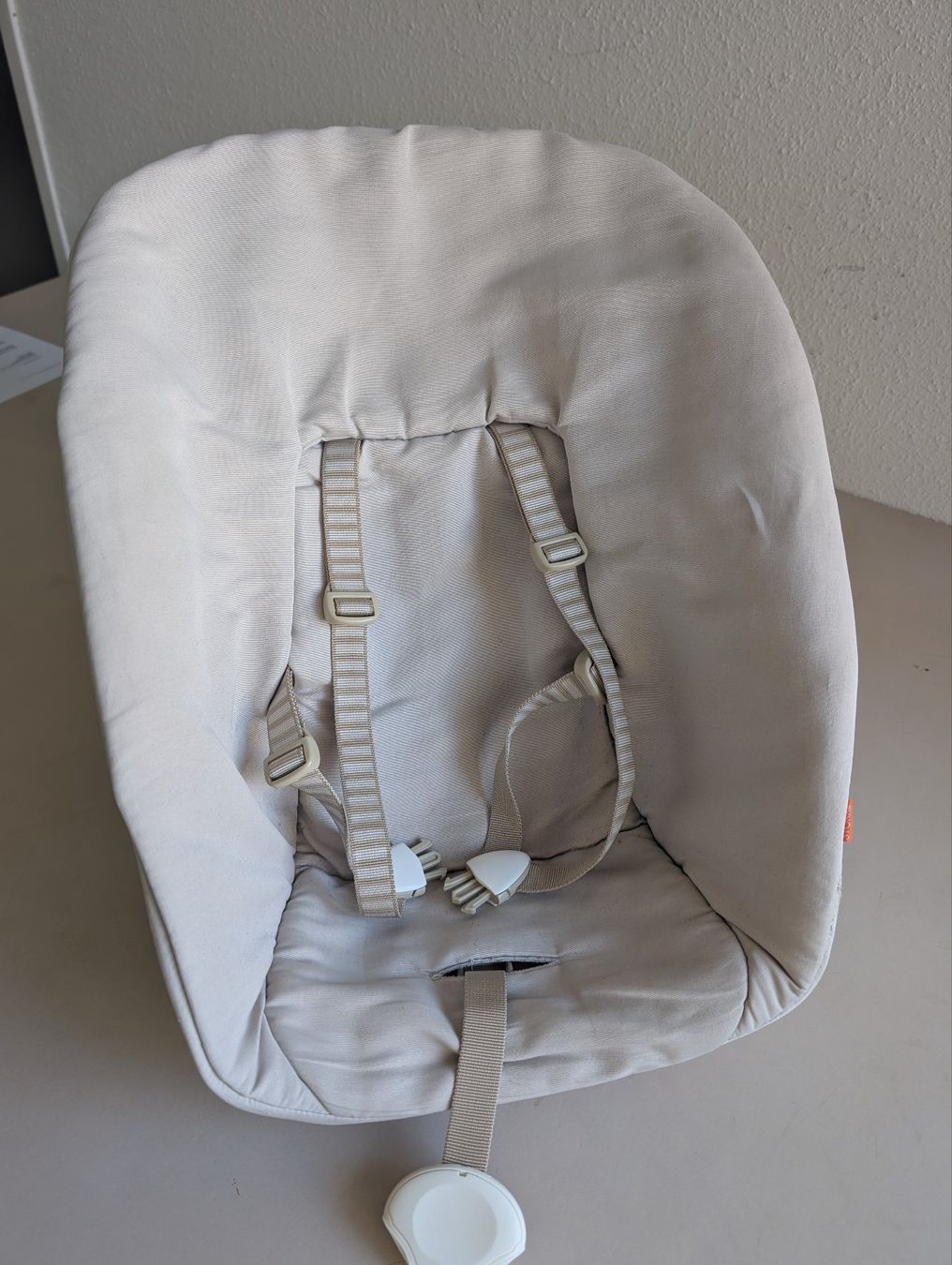 Stokke Seggioloni: Stokke Tripp Trapp Newborn Set beige – Usato da Zürich venduto da Scadgers 1