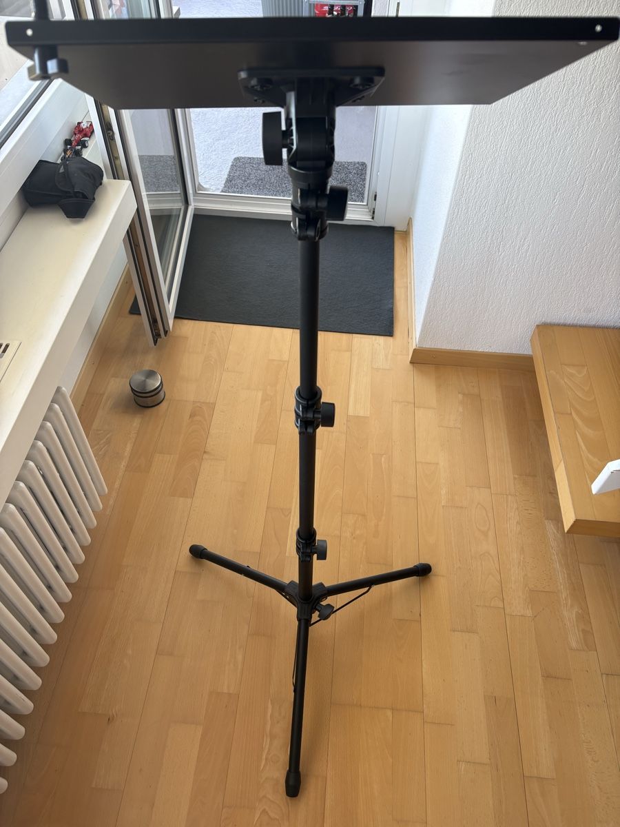 Staffa per monitor: Music stand black adjustable height good condition – Usato da Herrliberg venduto da jor_jv77 1