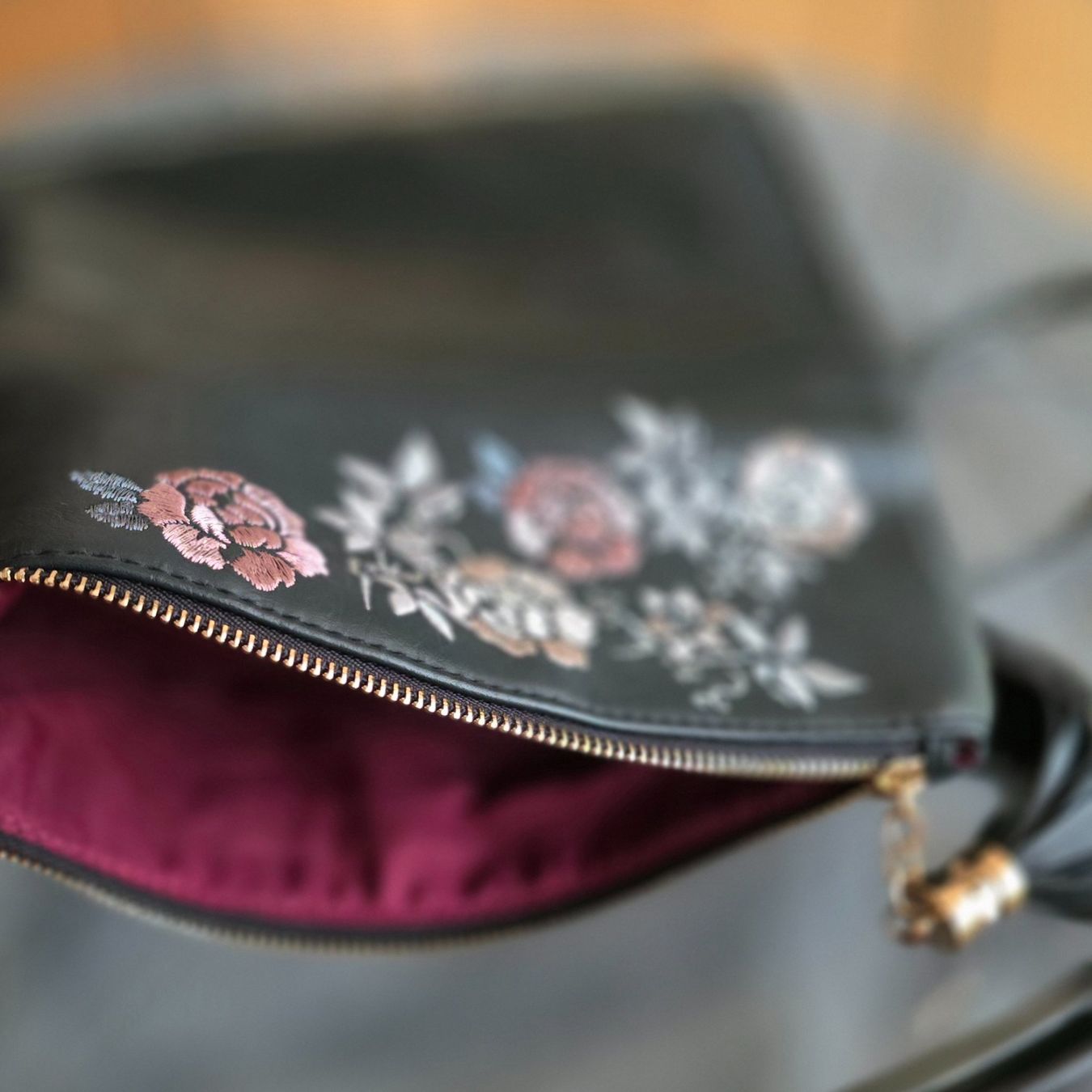 Borse da donna: Schwarze Umhängetasche mit Blumenmuster – Usato da Meggen venduto da everydaysale 2