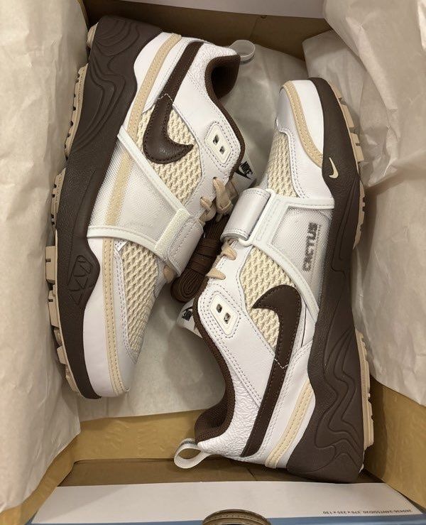 Nike Scarpe da uomo: Travis Scott White Chocolate – Nuovo e nell'imballaggio originale da Trimmis venduto da Subburbia 1