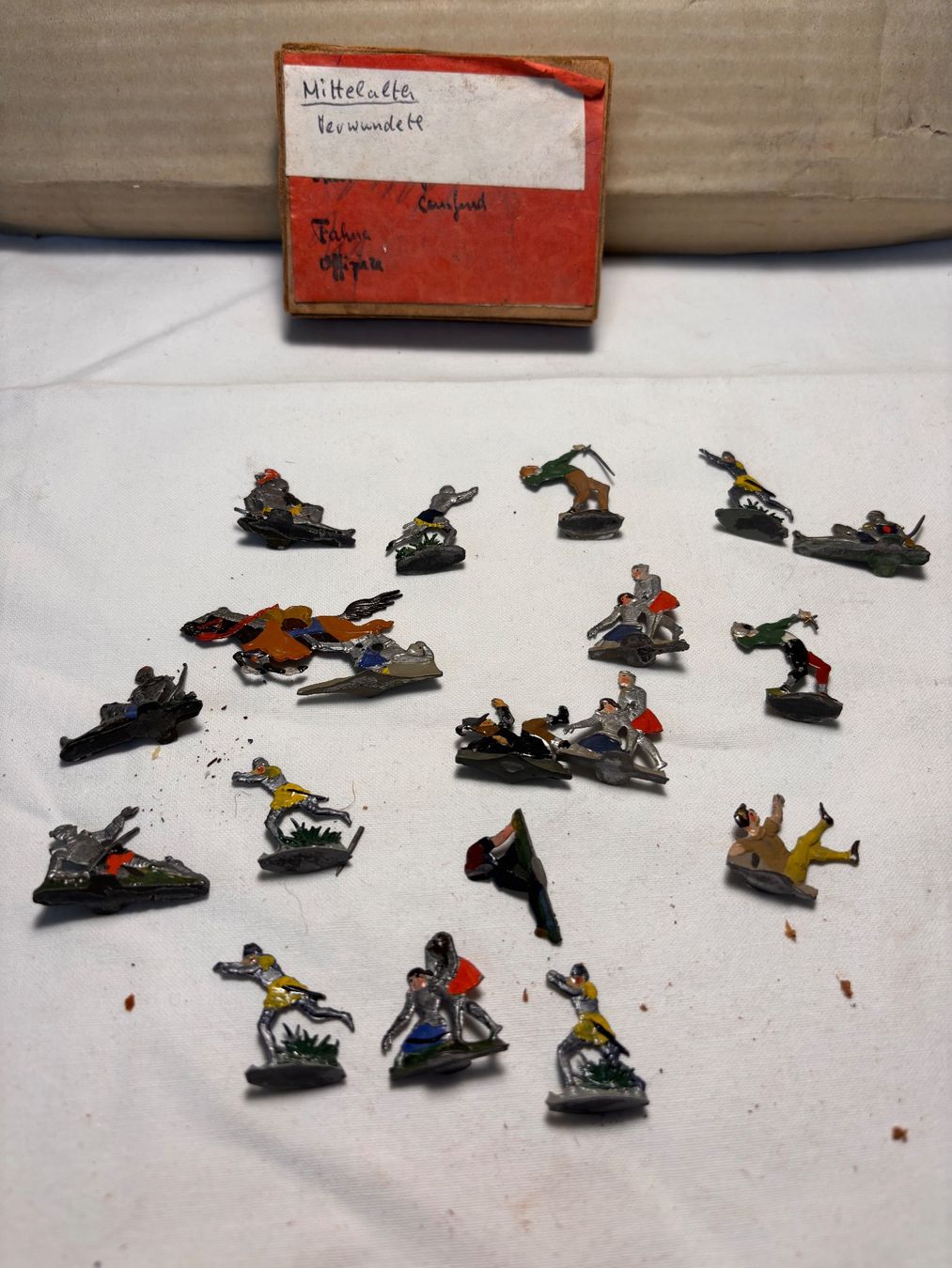 Statuette: antike Zinnfiguren Ritter – Usato da Hindelbank venduto da brm_72zv 1