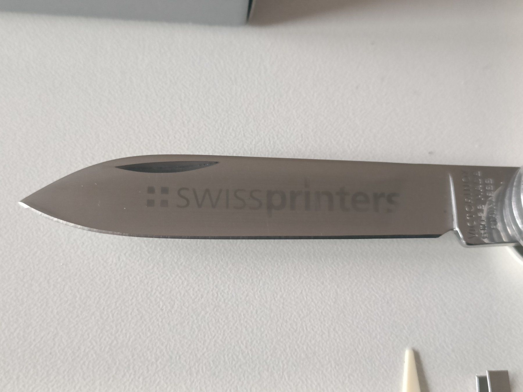 Victorinox Couteaux de poche: Victorinox 9 lames neuf – Neuf avec emballage d'origine à Vernayaz par  2