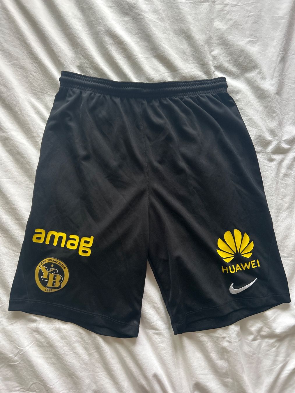 Nike Pantaloni: YB Sporthose schwarz NIKE – Usato da Lohn-Ammannsegg venduto da norina_3