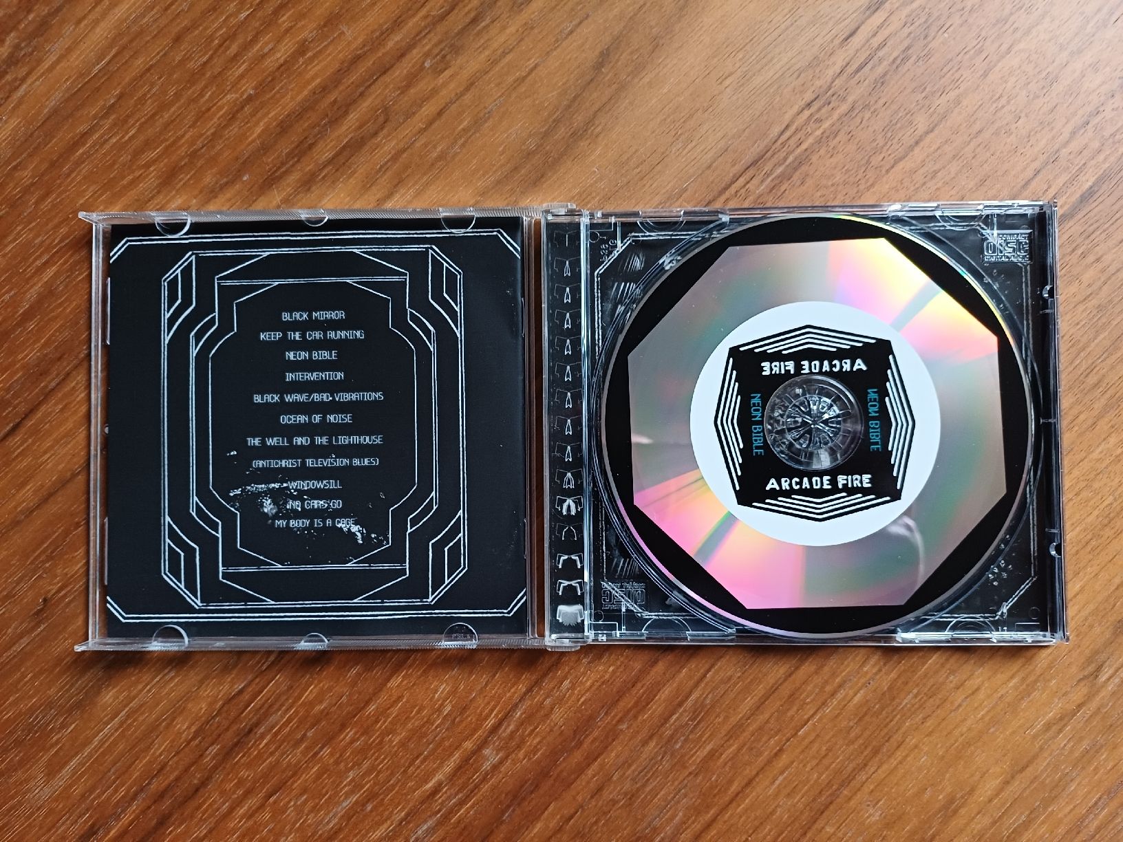 CD: Arcade Fire "Neon Bible" CD – Usato da Begnins venduto da Drastic-Sound 2