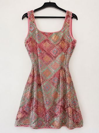 Kleid Pailletten rosa Grösse M neu