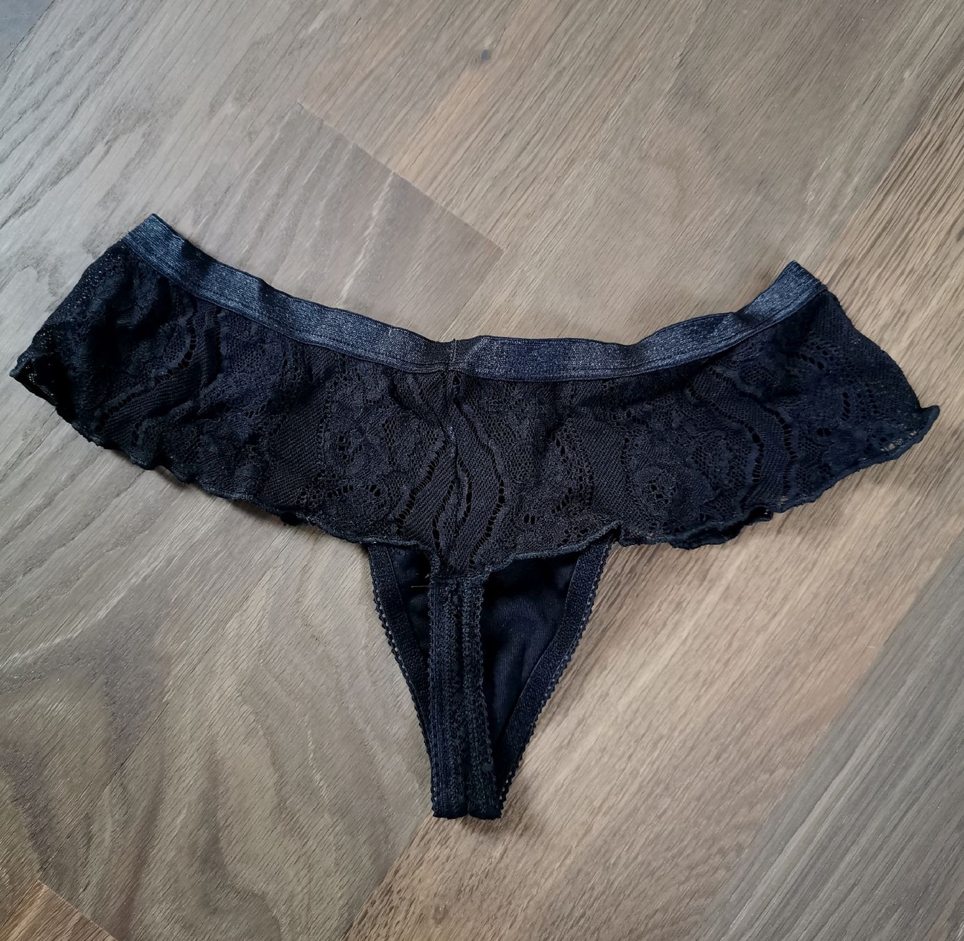 Altra biancheria intima: Schwarzer Spitzen Tanga Gr. S neu – Nuovo (secondo la descrizione) da Obergerlafingen venduto da Sigus 1