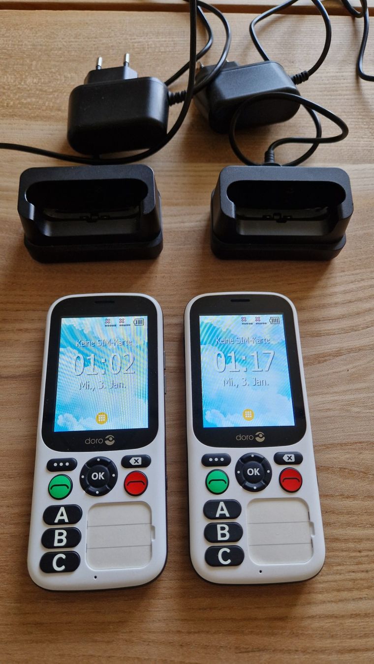 Doro Portables: Doro Seniorentelefone 2er Set mit Ladestationen – D'occasion à Degersheim par Biker034