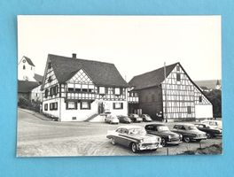 Flaach (ZH)  - Restaurant Sternen - Parkplatz mit Oldtimer