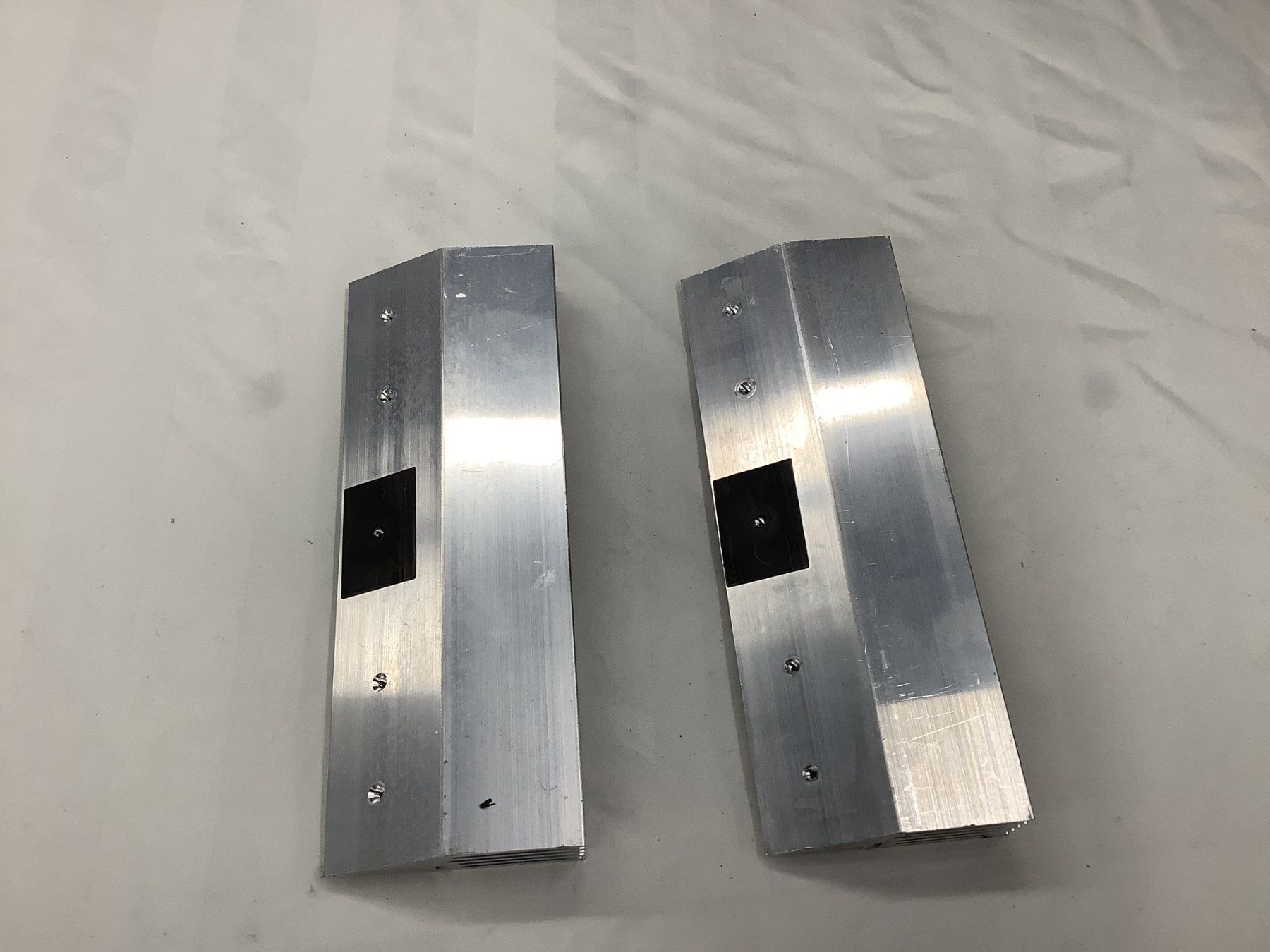 Componenti elettronici: KÜHLKÖRPER ALUMINIUM – Usato da Glarus venduto da Mdelphi