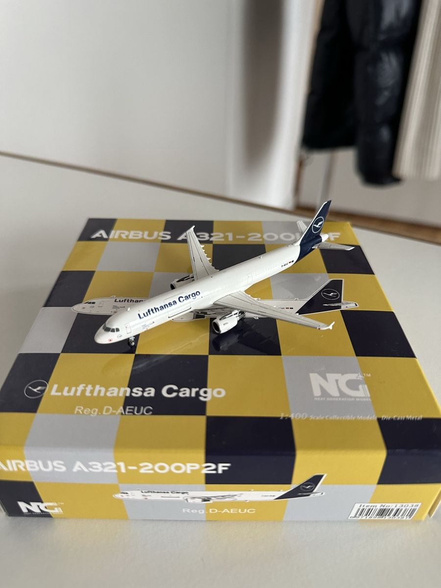 Airbus Kits de montage: Airbus A321-200P2F Lufthansa Cargo 1:400 NG Modles – Neuf (Voir description) à Roggwil TG par Cessna1721