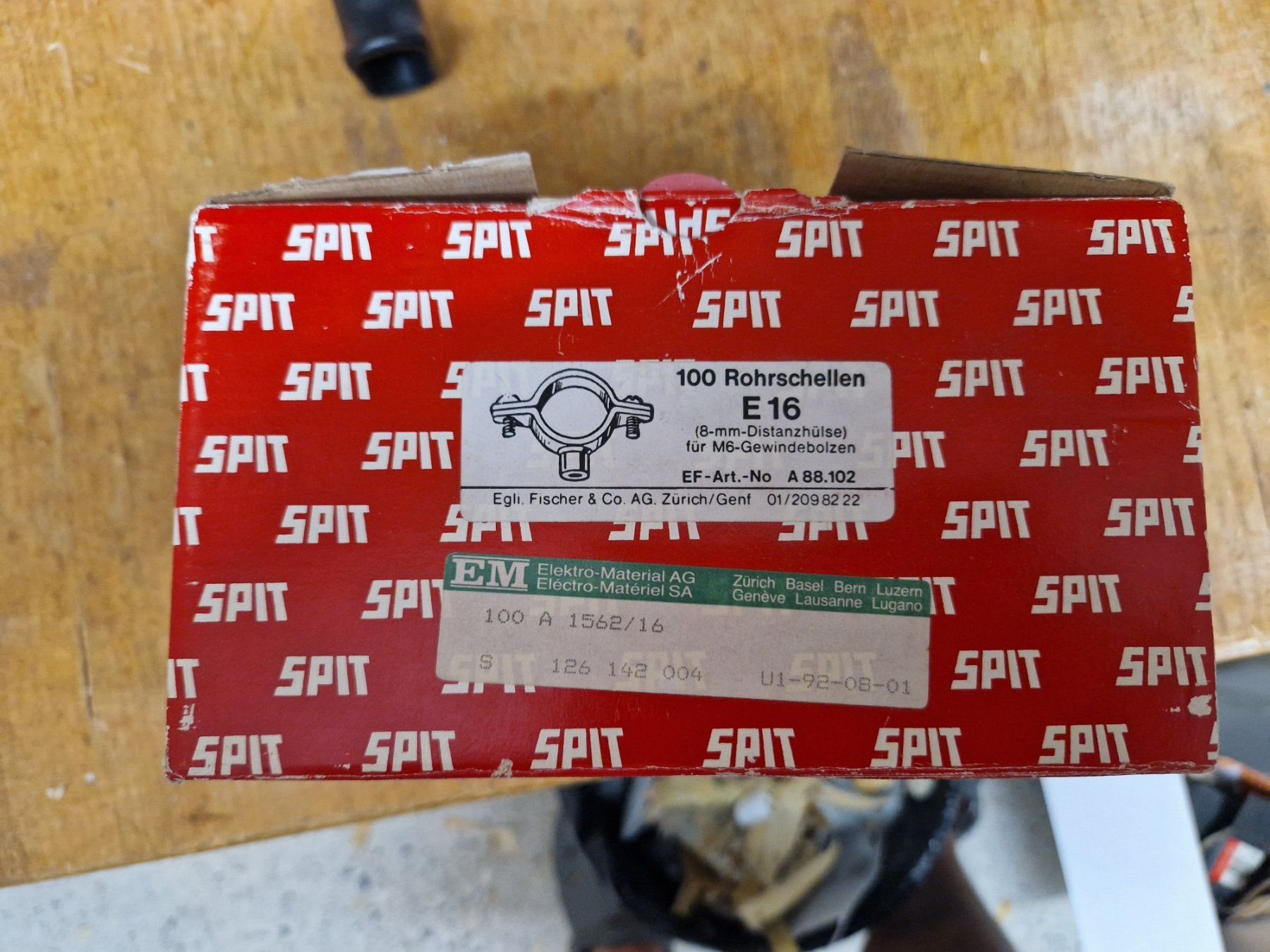 Supporti a parete: 70x SPIT E16 Rohrschellen 8mm-Distanzhülse – Usato da Wängi venduto da dx1_c5kc