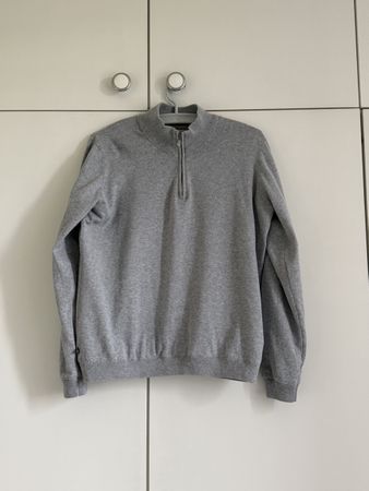 Grauer winddichter Pullover mit Reissverschluss,