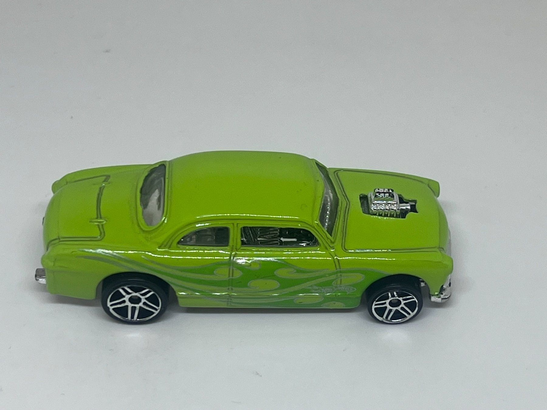 Hot Wheels Modellini d'auto: Hot Wheels Shoe Box #172 – Usato da Wildegg venduto da LaaBoutique 1