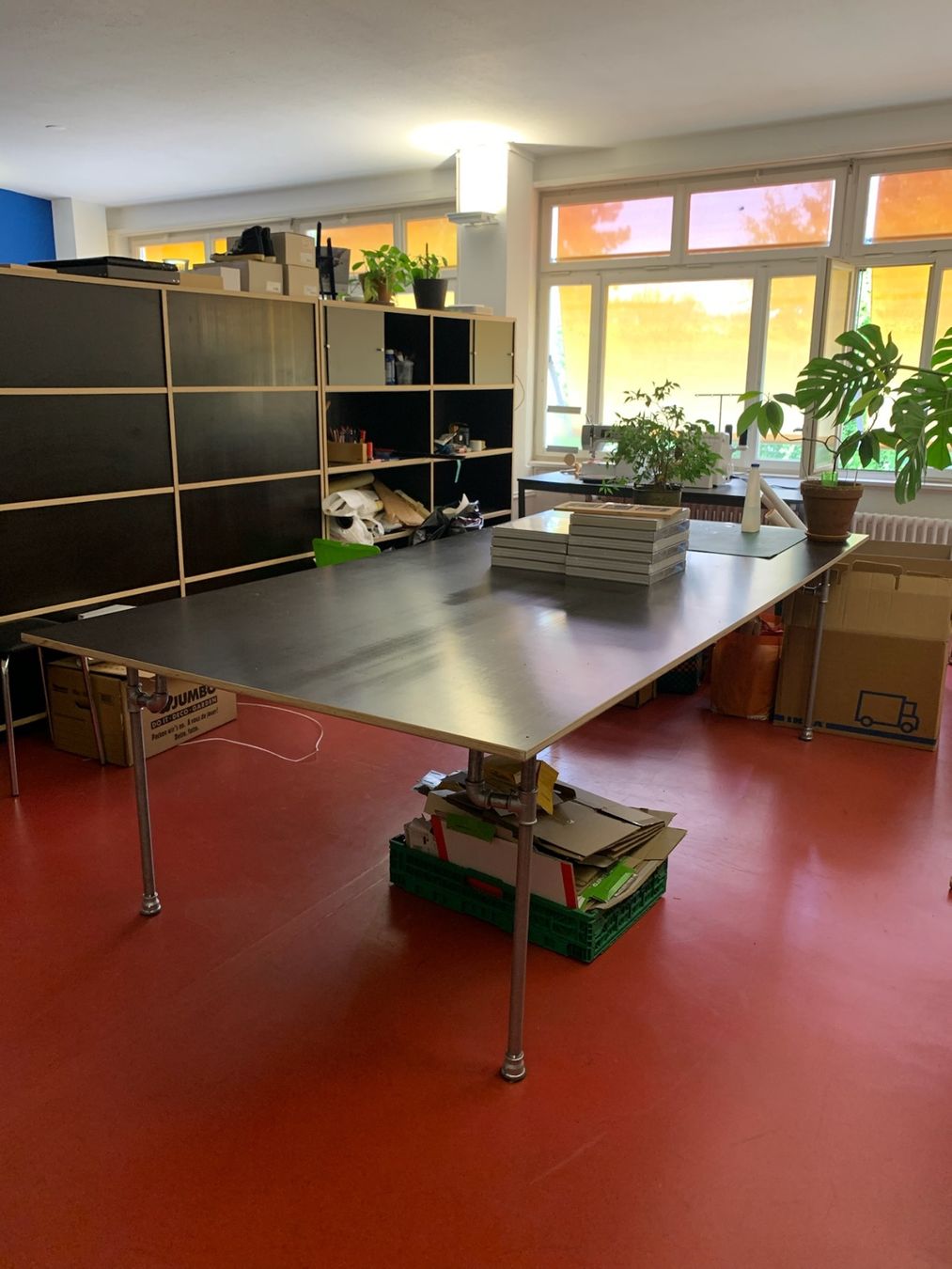 Tavoli: Extra grosser Atelier-, Team- oder Konferenztisch 250 × 125 – Usato da Zürich venduto da cluethi 1