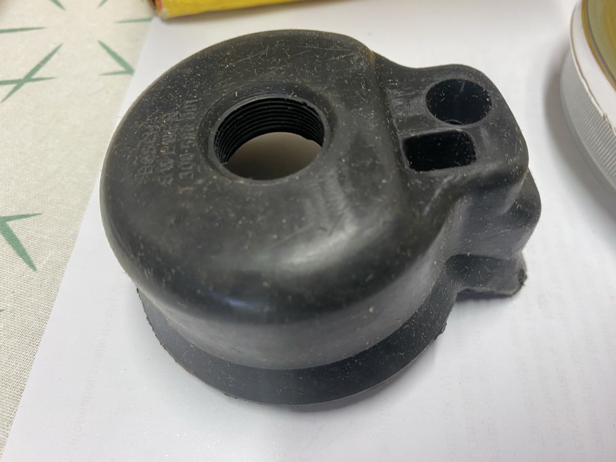 Suzuki Tutti i ricambio per moto: Bosch. Suzuki GT 125, Scheinwerfer Oldtimer, – Nuovo e nell'imballaggio originale da Birmenstorf AG venduto da monza2011 3