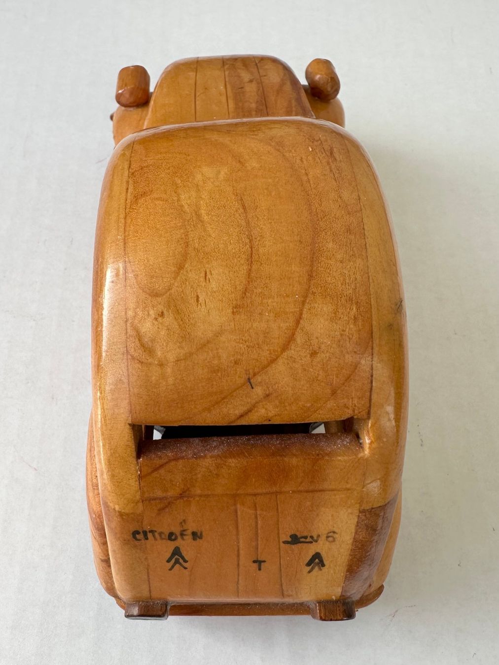 Citroën Modellini d'auto: Citroen 2CV aus Holz, Döschwo – Usato da Adligenswil venduto da e17s15 5