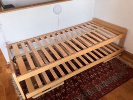 Gästebett (2 Betten ohne Matratzen)