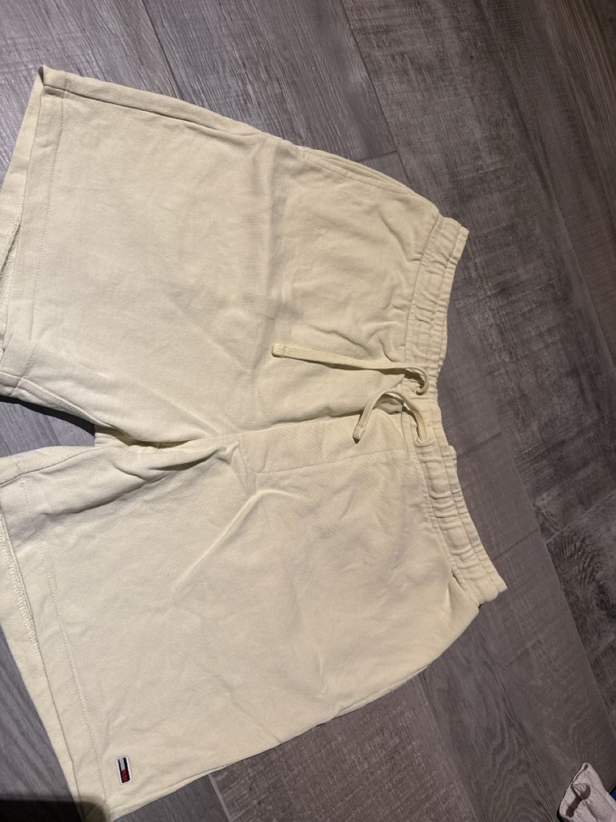 Tommy Hilfiger Pantalons: Short  – D'occasion à Tramelan par mar_xrj7